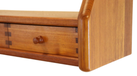 Dyrlund wandplank 'Strolille'