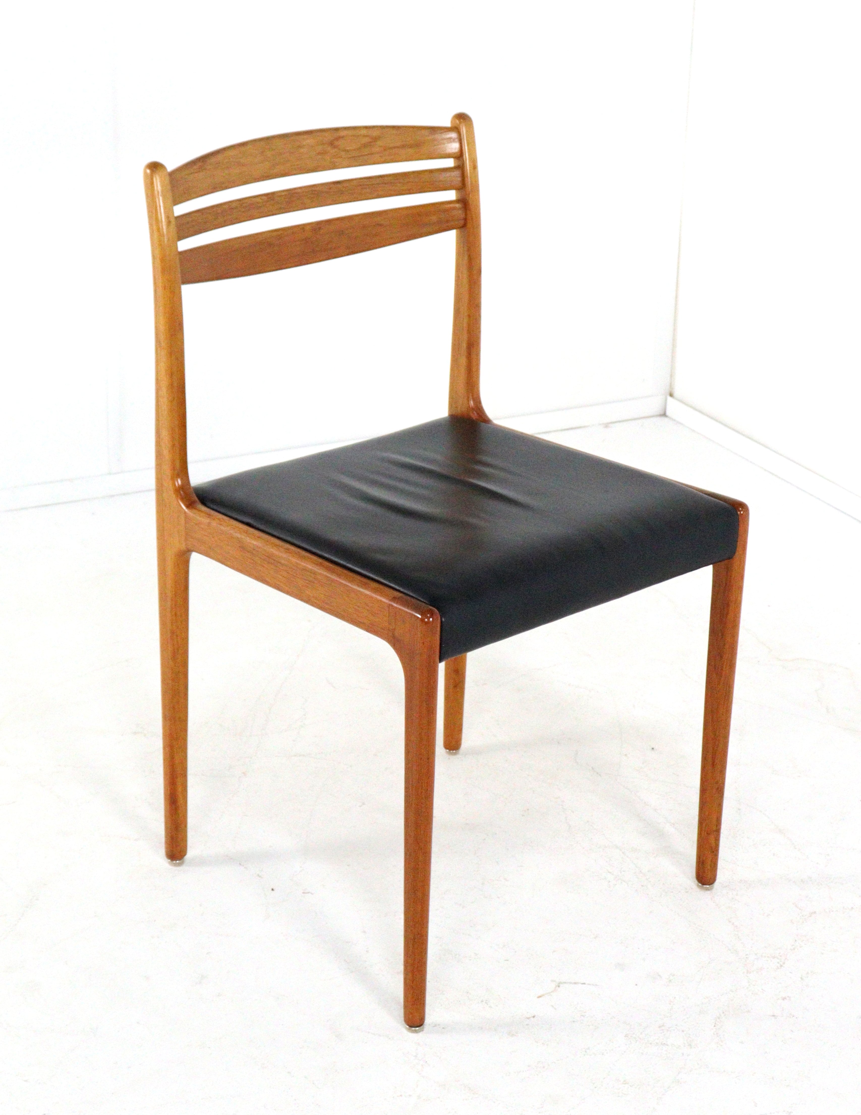 Set van 5 + 1 eetkamerstoelen 'Give'
