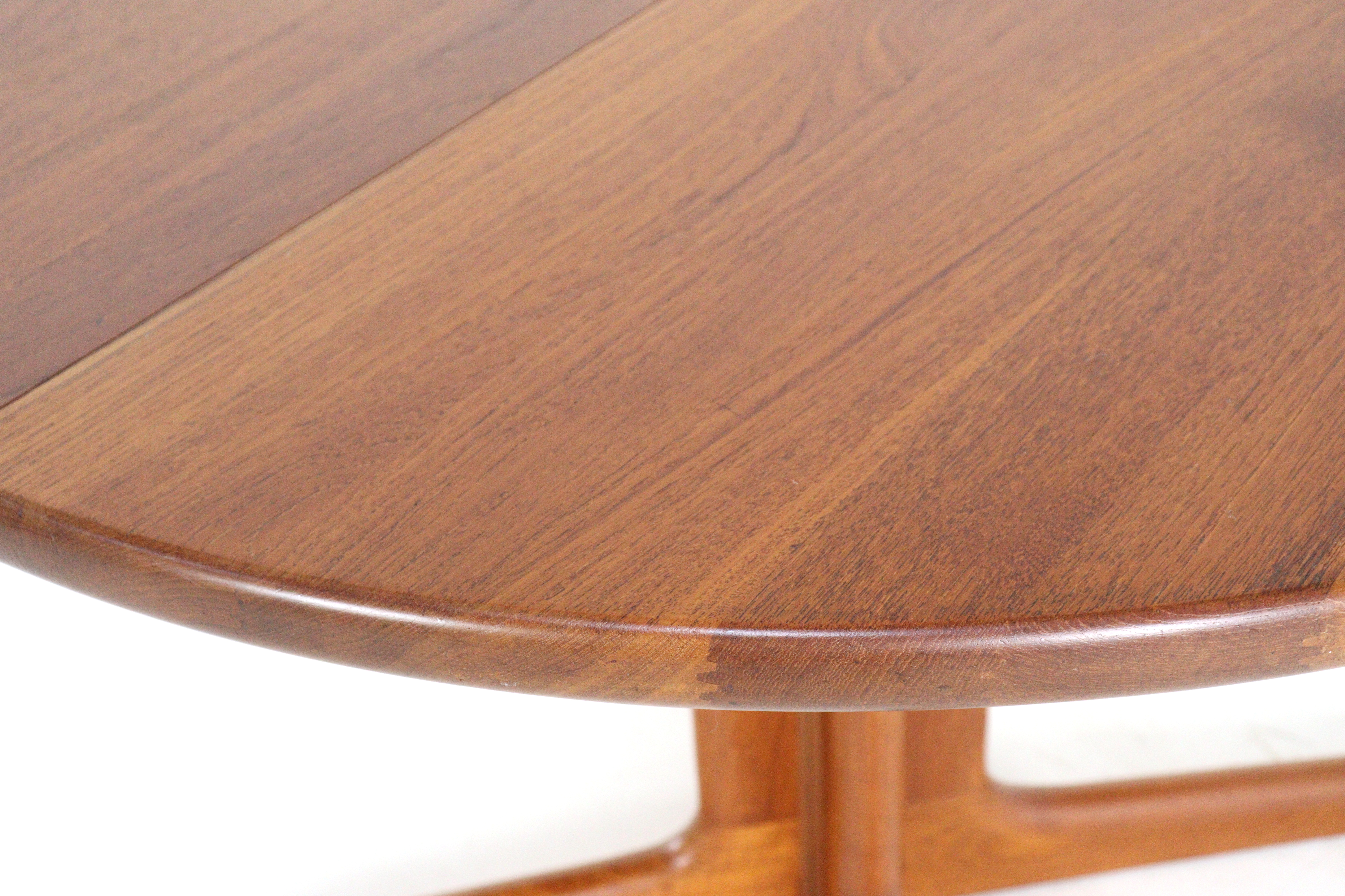 Ronde 2x verlengbare eettafel 'Krageris'
