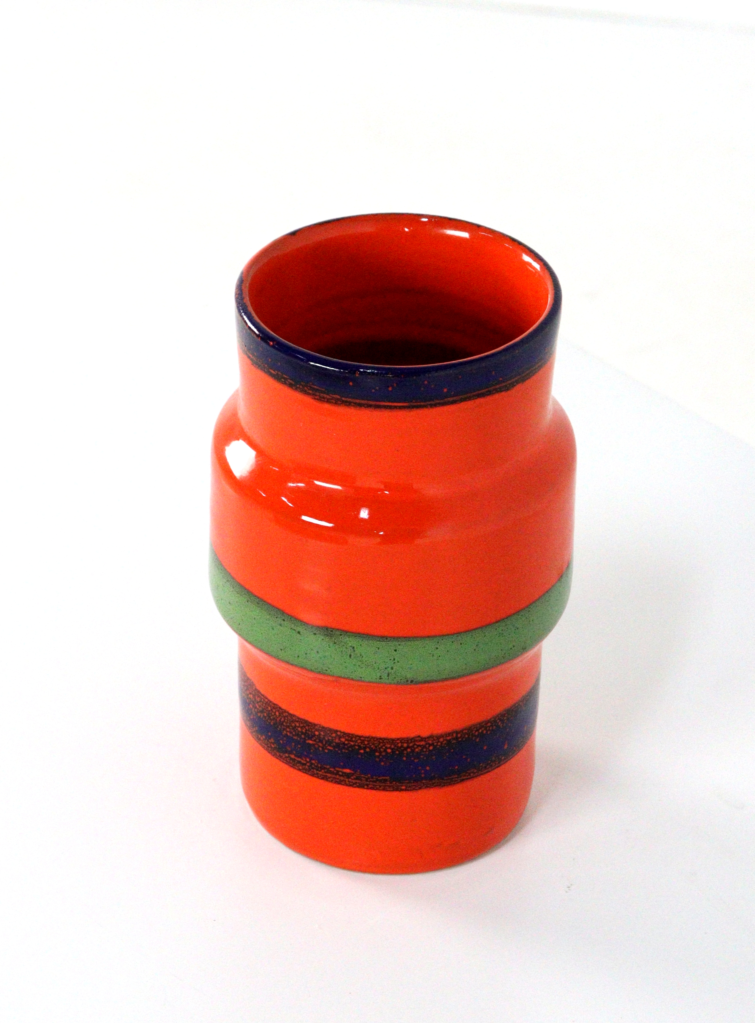 Felgekleurde vintage vaas