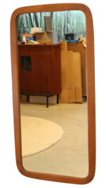 Spiegel met houten rand