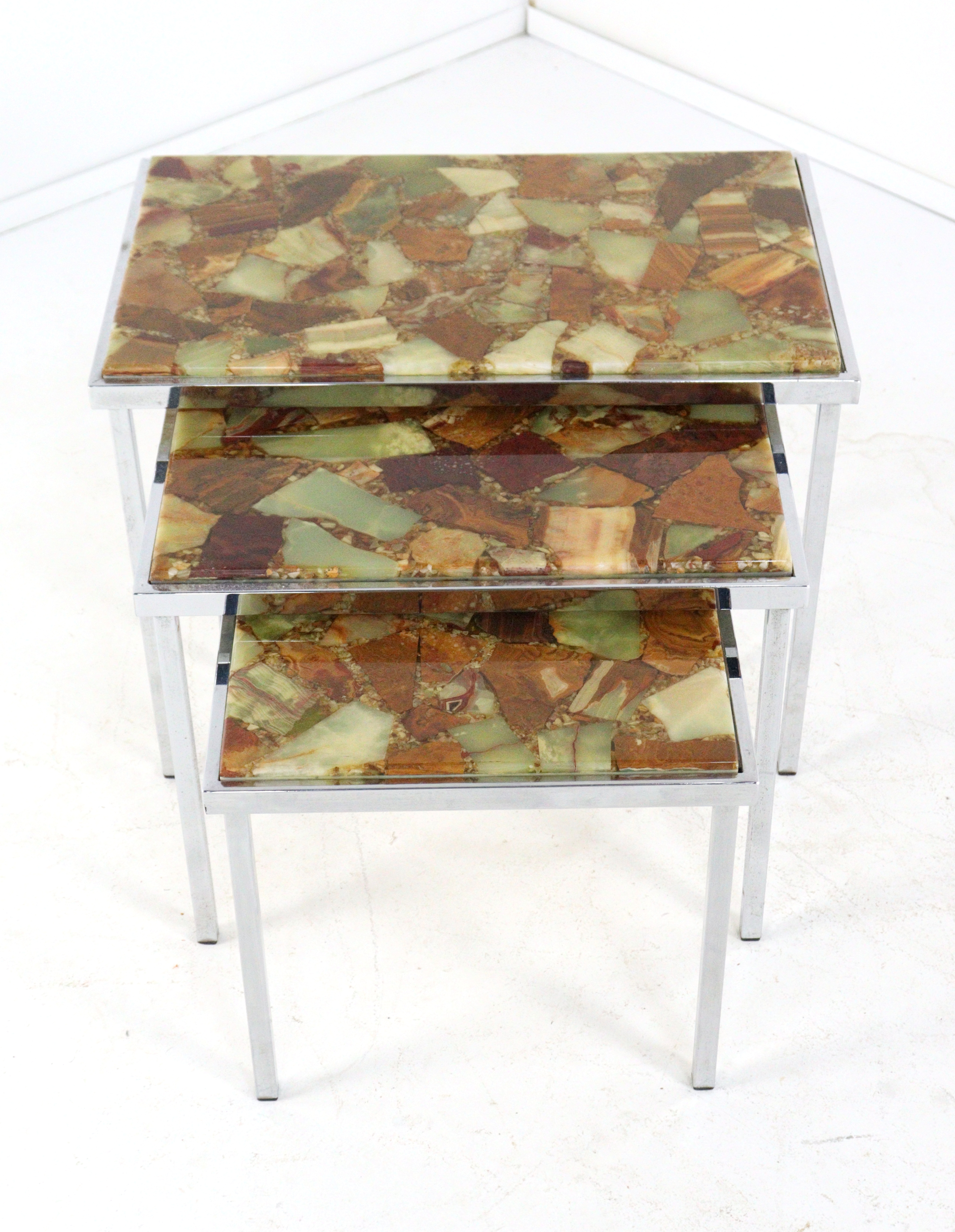 Set van 3 nesting tables 'Vught'