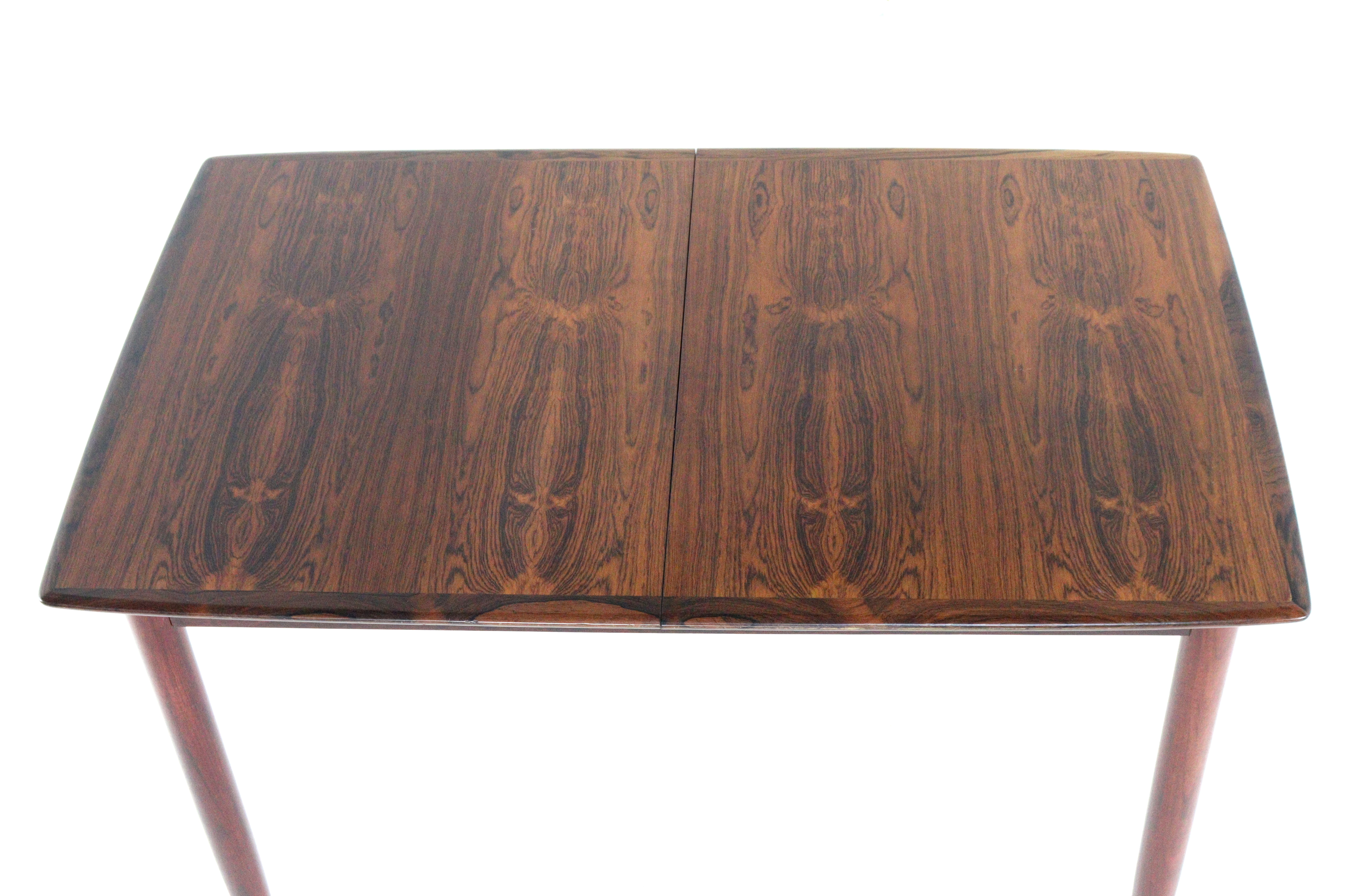 Set van 4 palissander stoelen + eettafel