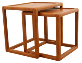 Set van 2 nesting tables 'Laaslich'