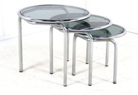Italiaanse ronde chromen nesting tables met rookglas