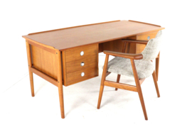Dyrlund bureau