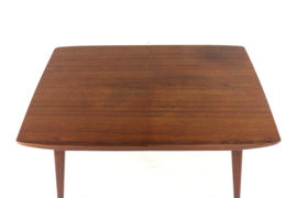 Louis van Teeffelen voor Wébé eettafel 'Milaan'