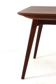 Louis van Teeffelen voor Wébé eettafel 'Milaan'