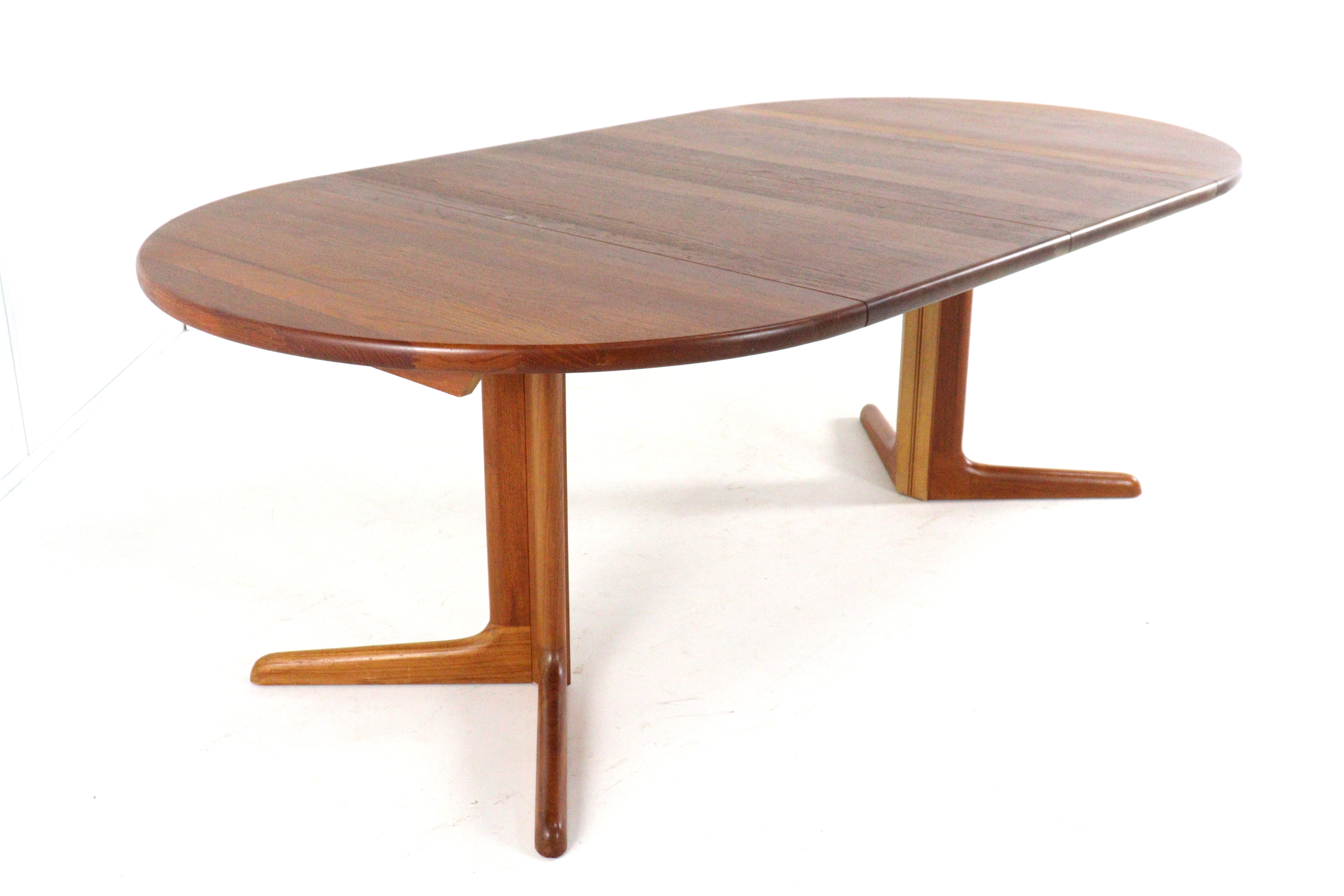 Ronde 2x verlengbare eettafel 'Krageris'
