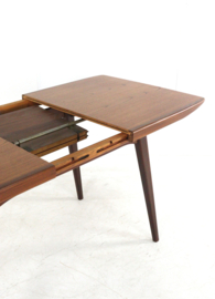 Louis van Teeffelen voor Wébé eettafel 'Milaan'