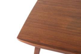 Louis van Teeffelen voor Wébé eettafel 'Milaan'