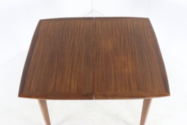 Verlengbare rechthoekige Nederlandse eettafel