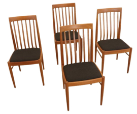 Set van 4 Bramin eetkamerstoelen 'Halgarde'