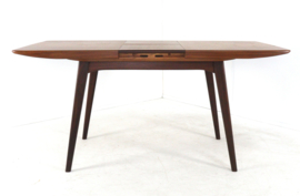 Louis van Teeffelen voor Wébé eettafel 'Milaan'