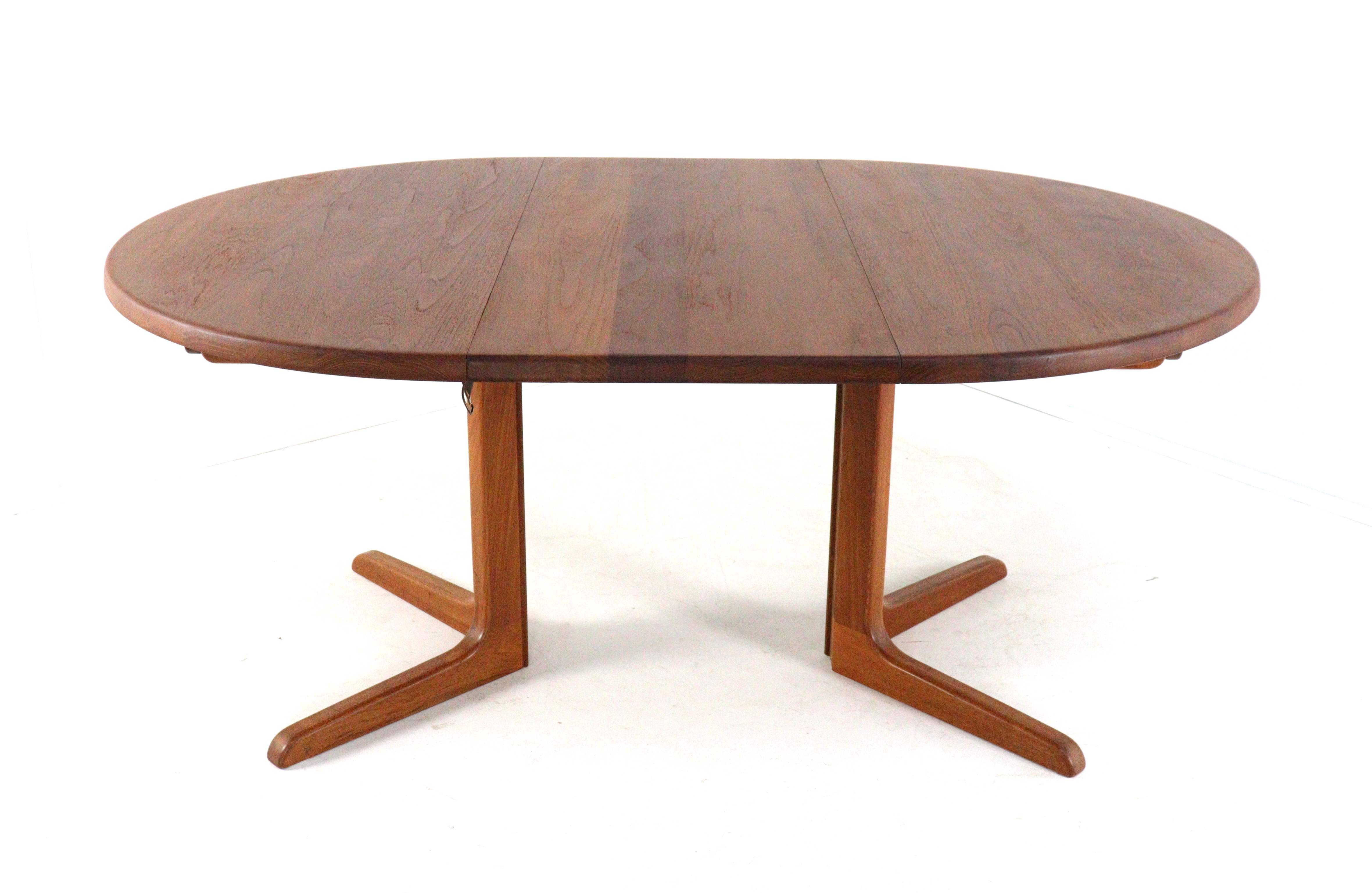 Niels Bach ronde 2x verlengbare teak eettafel 'Tylstrup'