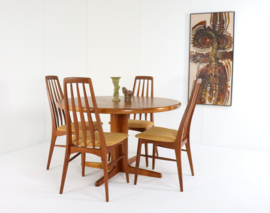 Johs. Kristoffersen & Son ronde eettafel 'Bjerget'