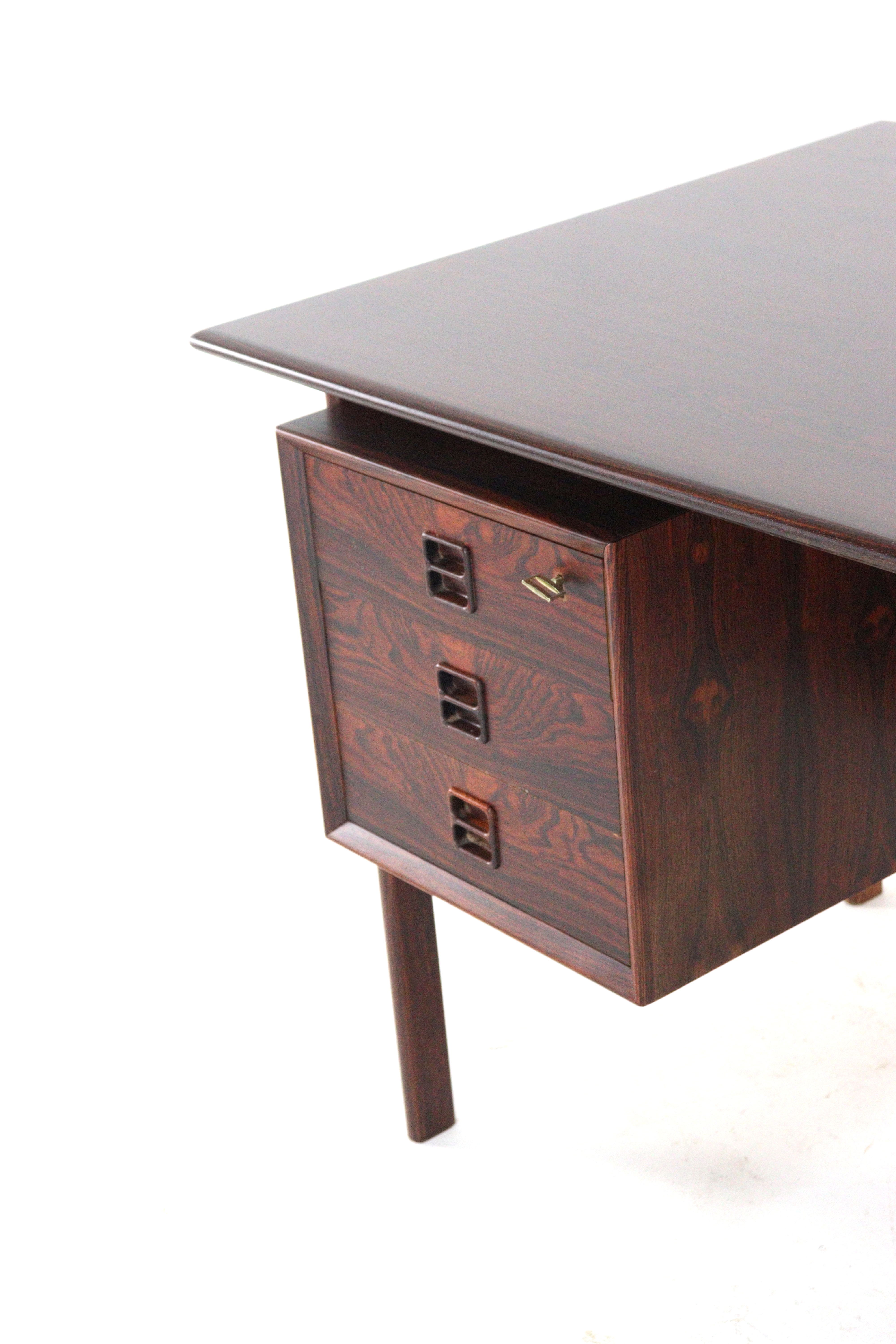 E. Brouer voor Brouer mobelfabrik palissander bureau