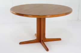 Johs. Kristoffersen & Son ronde eettafel 'Bjerget'