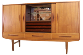 Deens highboard 'Tjebberup'