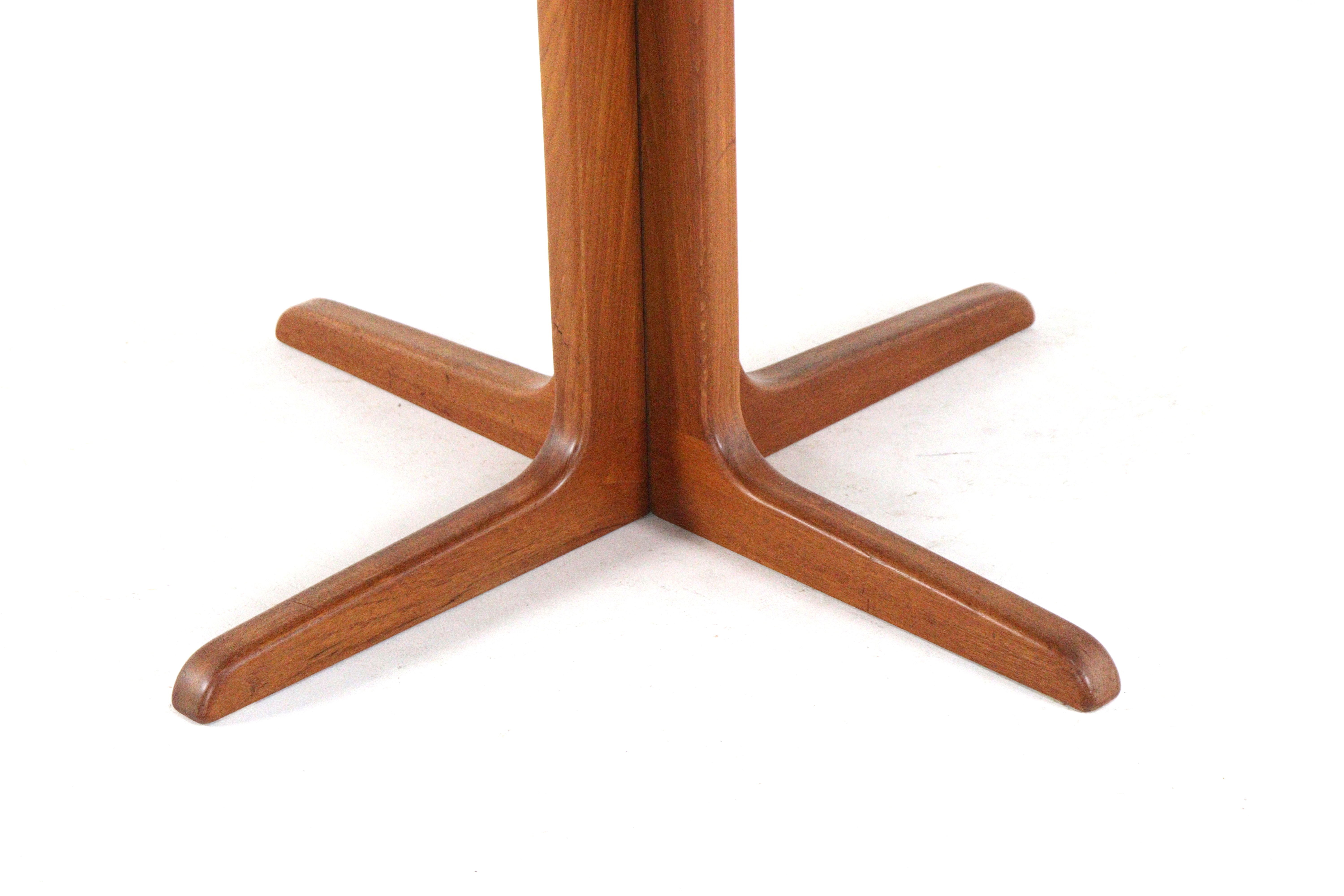 Niels Bach ronde 2x verlengbare teak eettafel 'Tylstrup'