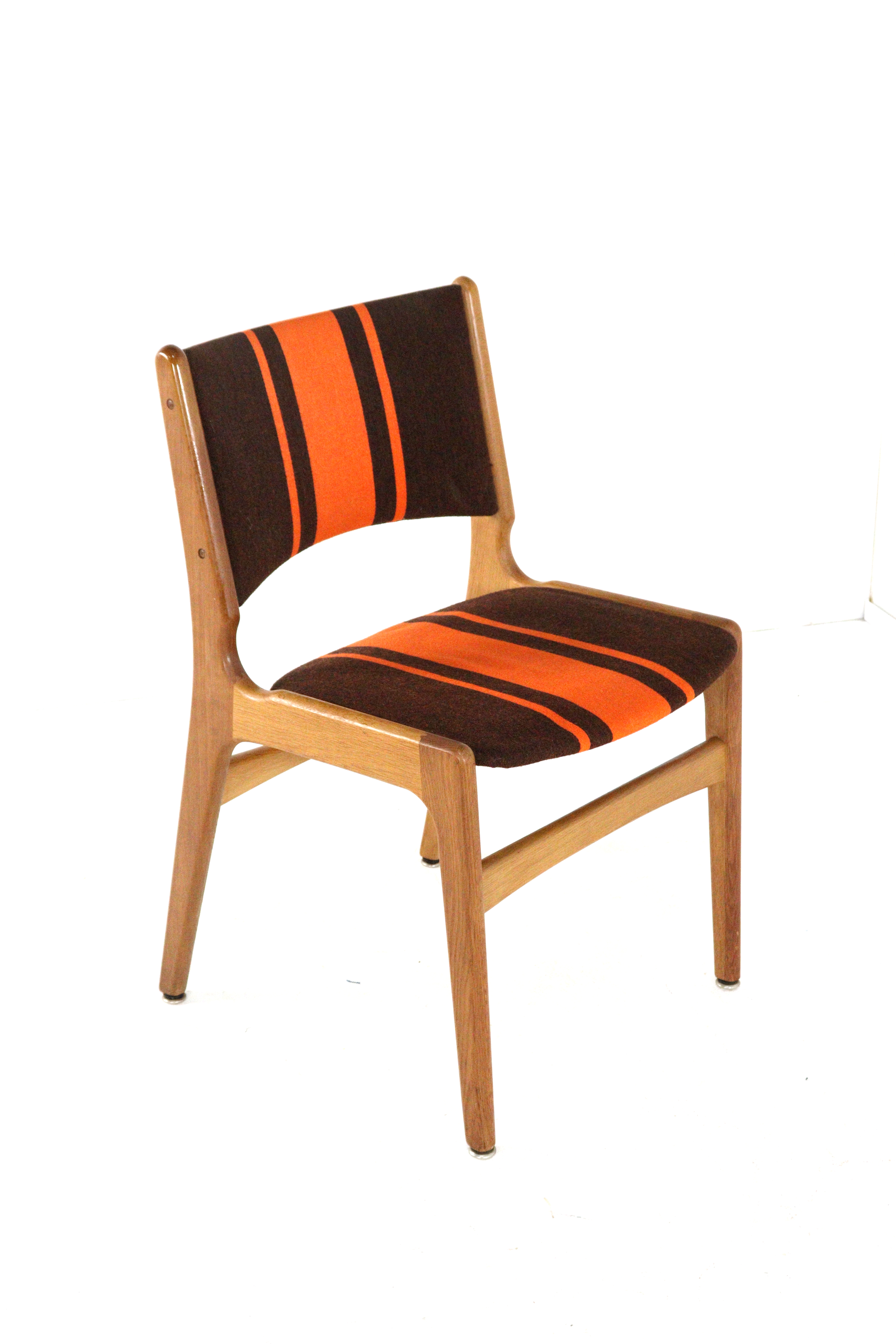 Set van 4 Erik Buch eetkamerstoelen model 89 'Tjele'