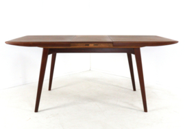 Louis van Teeffelen voor Wébé eettafel 'Milaan'