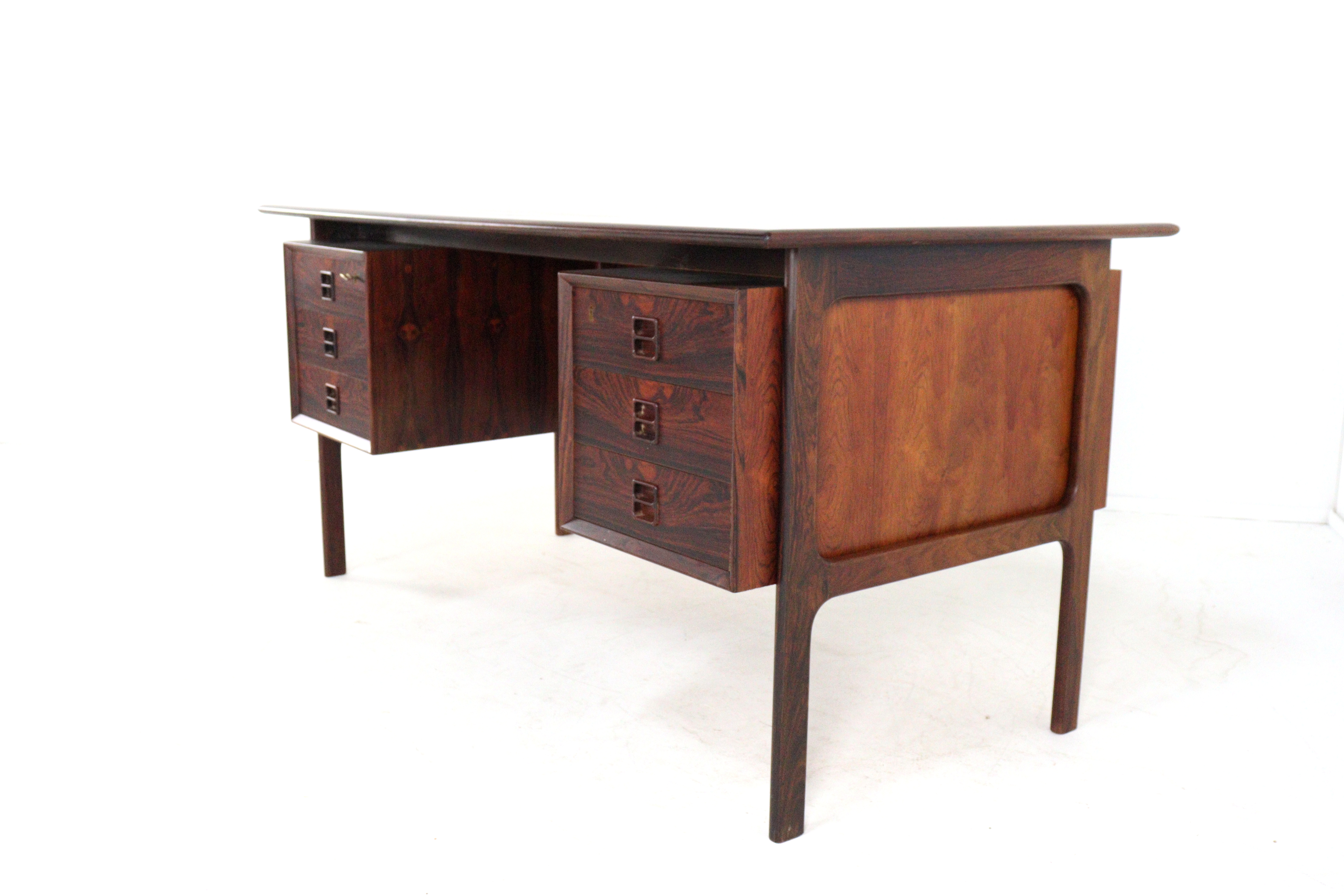 E. Brouer voor Brouer mobelfabrik palissander bureau