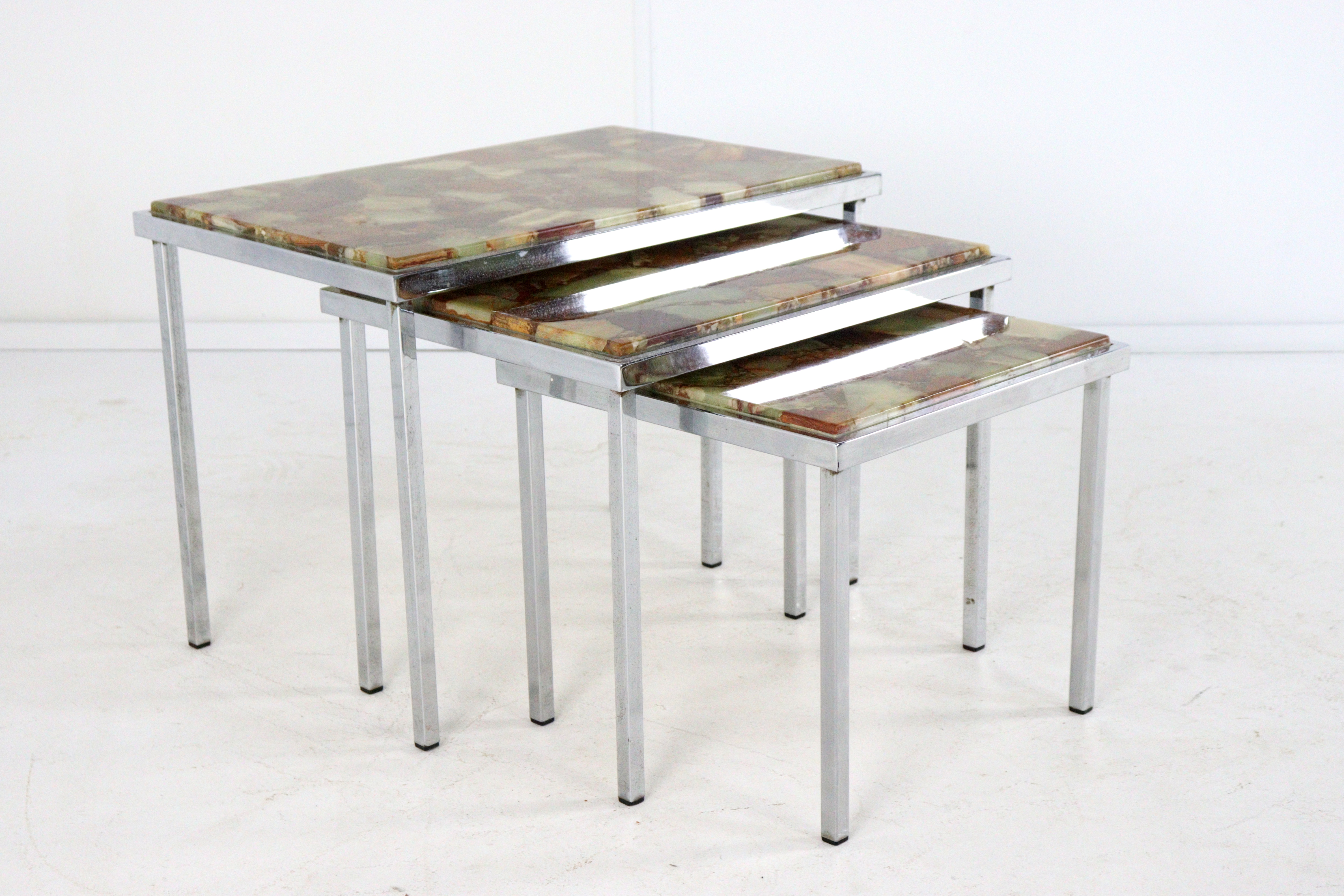 Set van 3 nesting tables 'Vught'