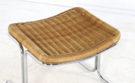 Dirk van Sliedregt voor gebroeders Jonkers voetenbankje