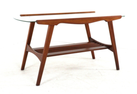 Salontafel met glas en lectuurhouder