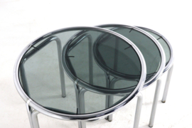 Italiaanse ronde chromen nesting tables met rookglas