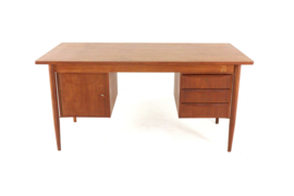 Gunnar Nielsen voor Tibergaard bureau 'Hesselballe'