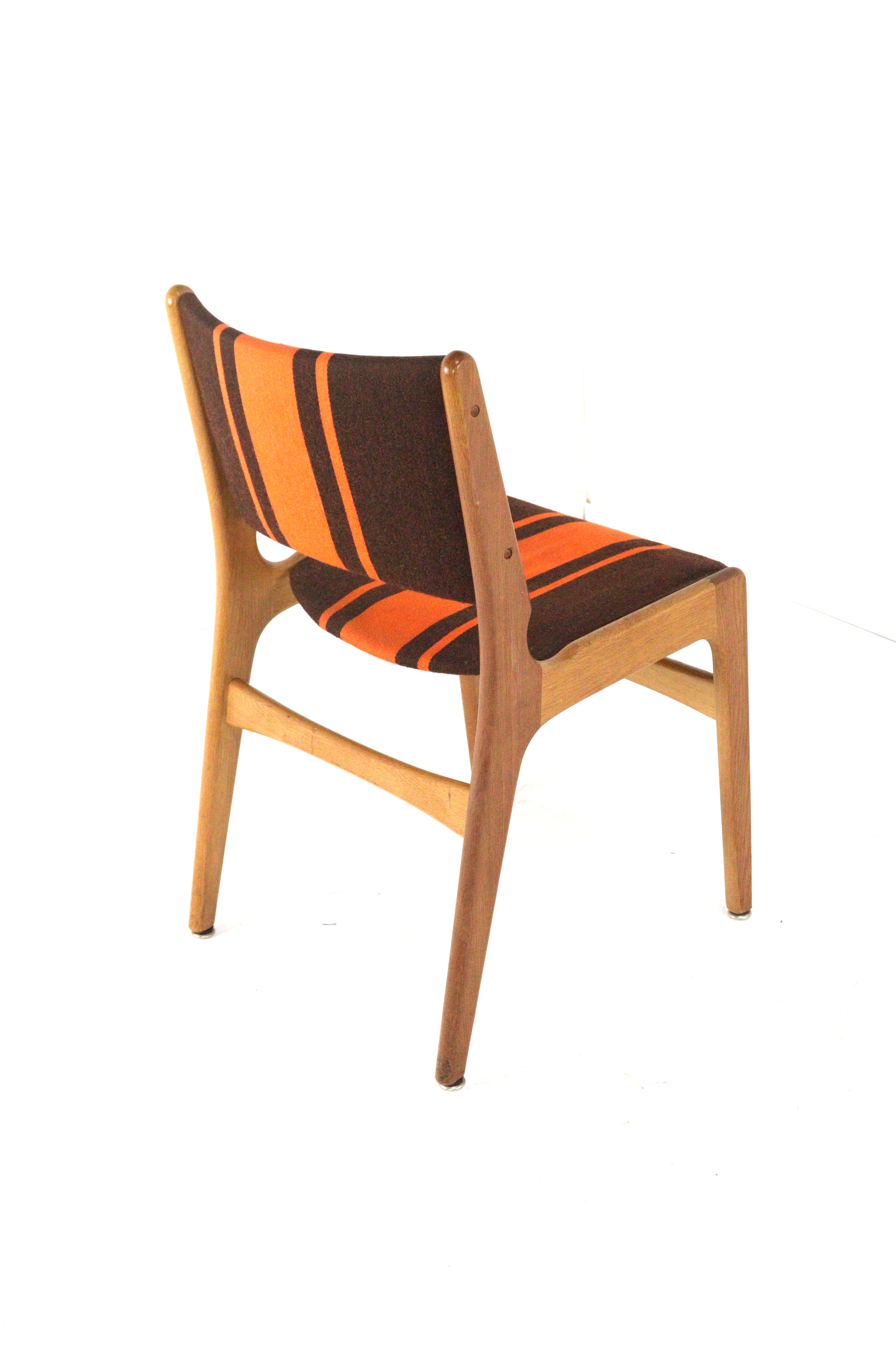 Set van 4 Erik Buch eetkamerstoelen model 89 'Tjele'