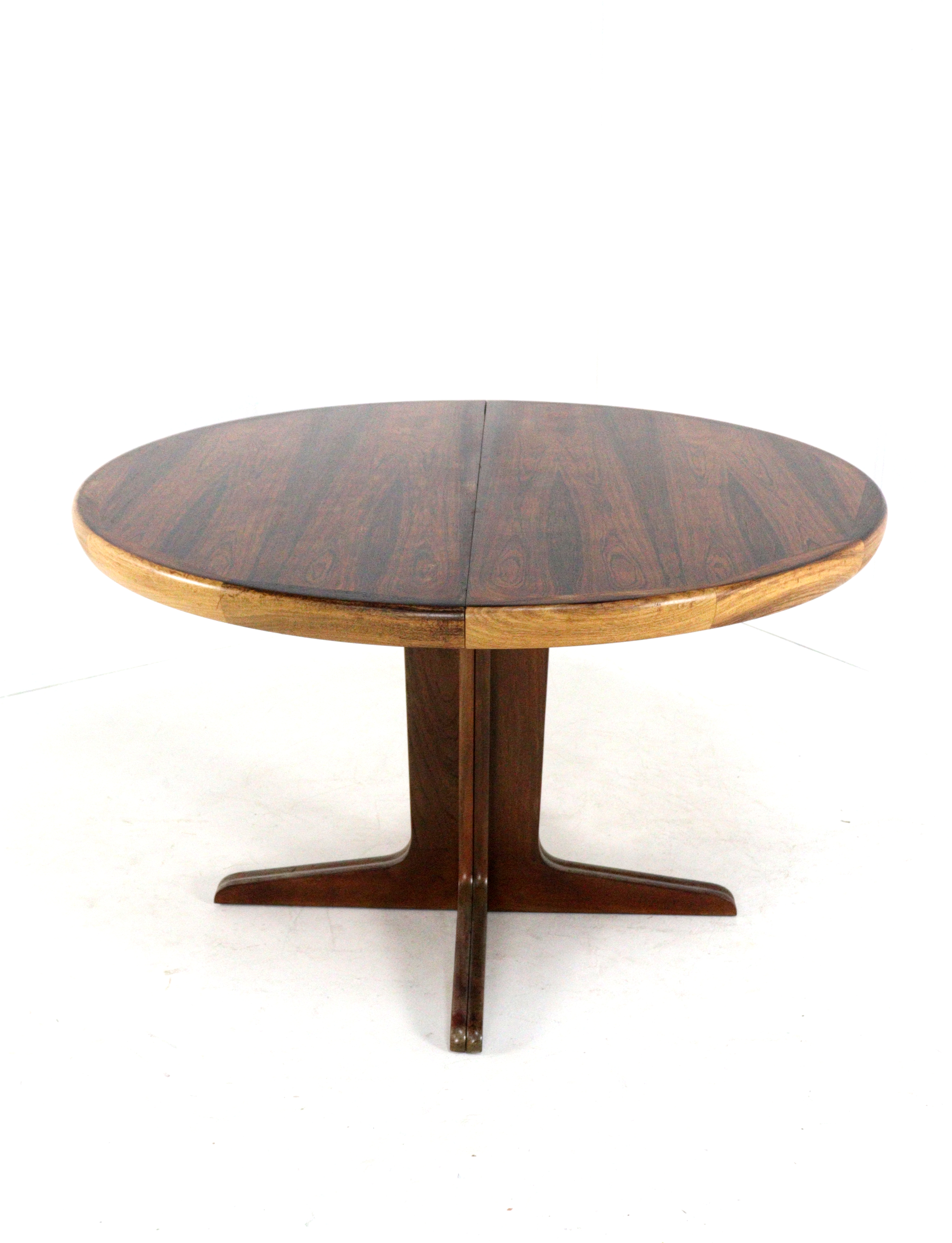Ronde palissander verlengbare eettafel 'Timring'