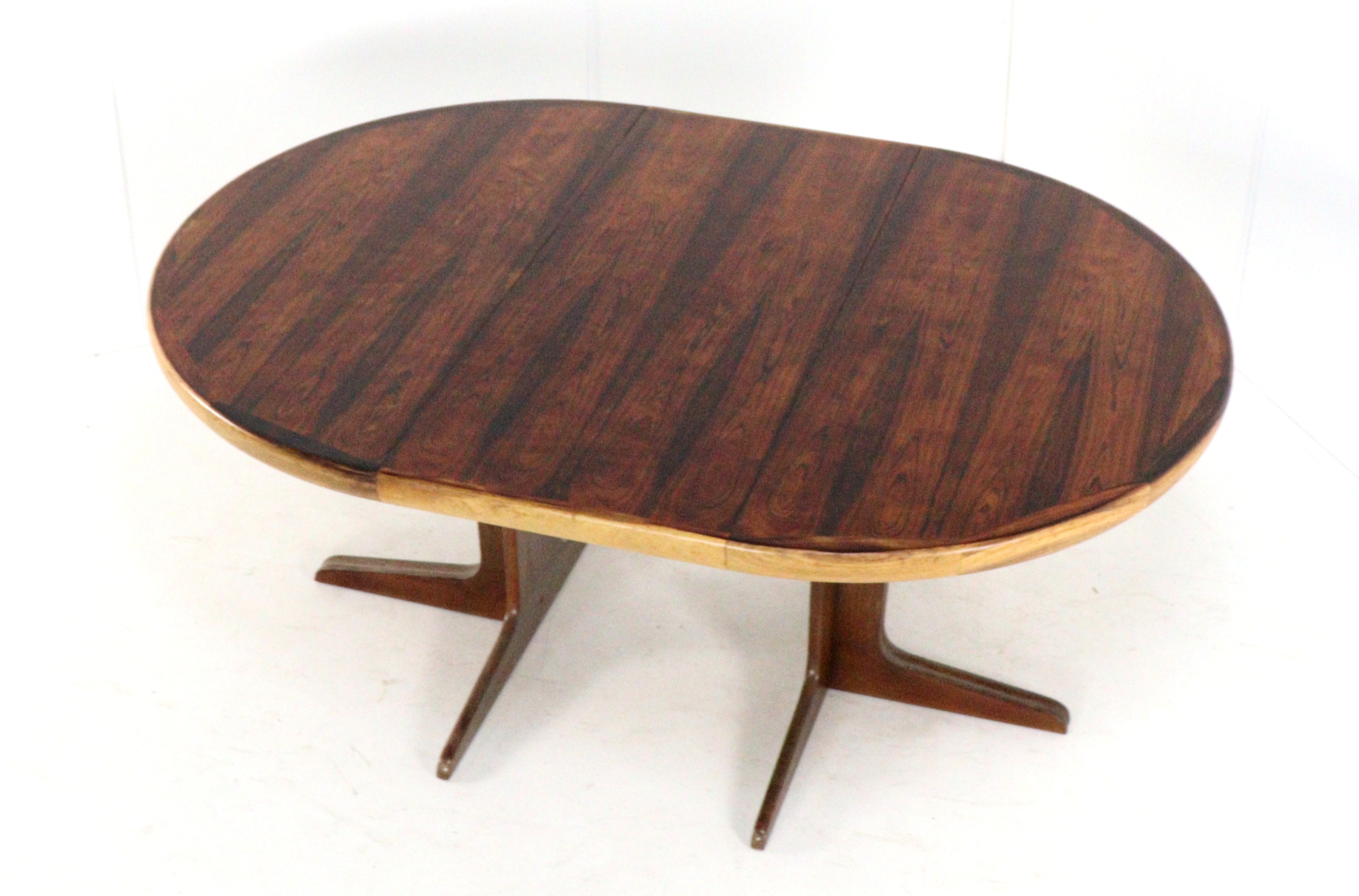 Ronde palissander verlengbare eettafel 'Timring'