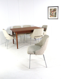 •  Eetkamer stoelen