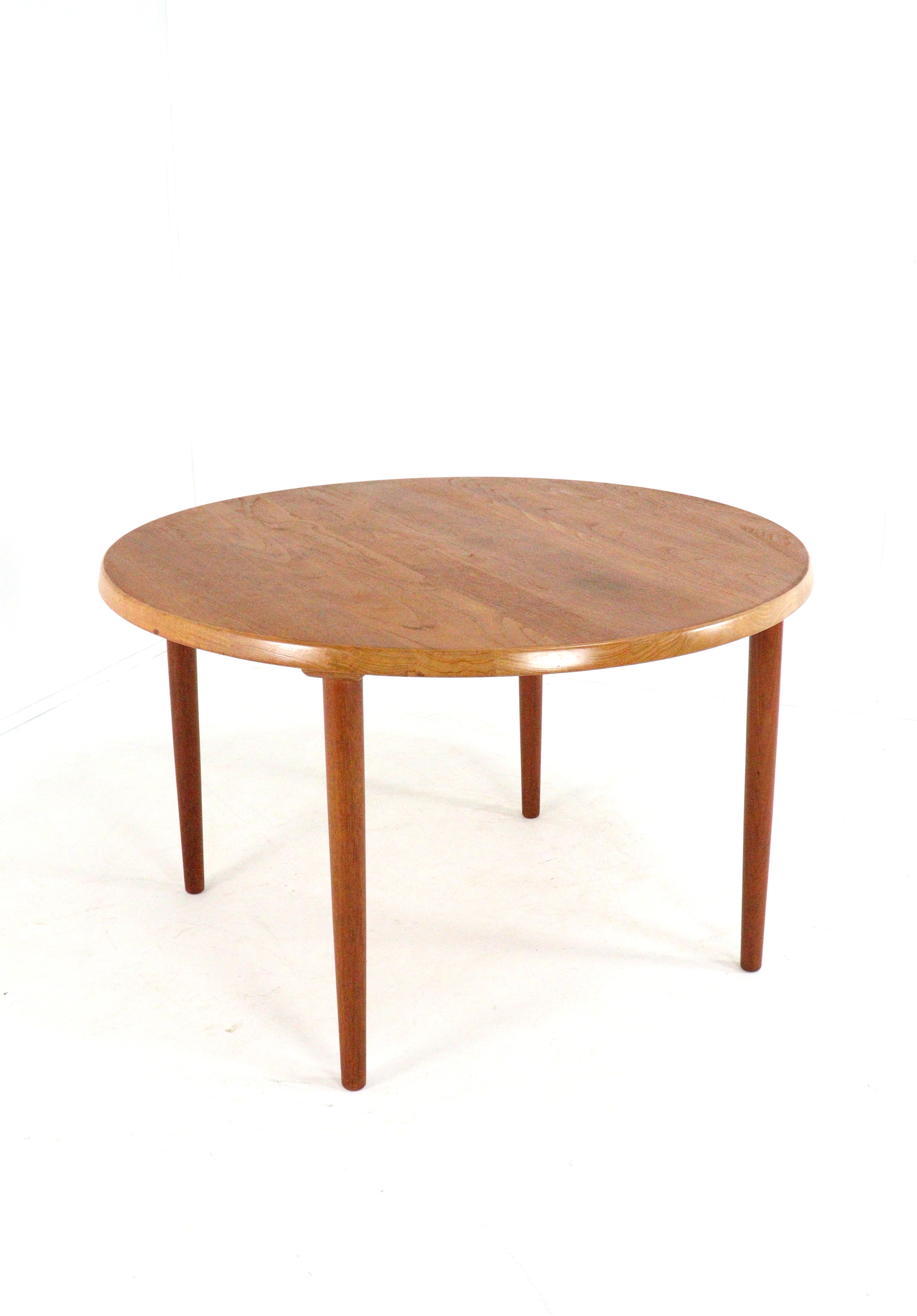 Deense ronde eettafel 'Horne'