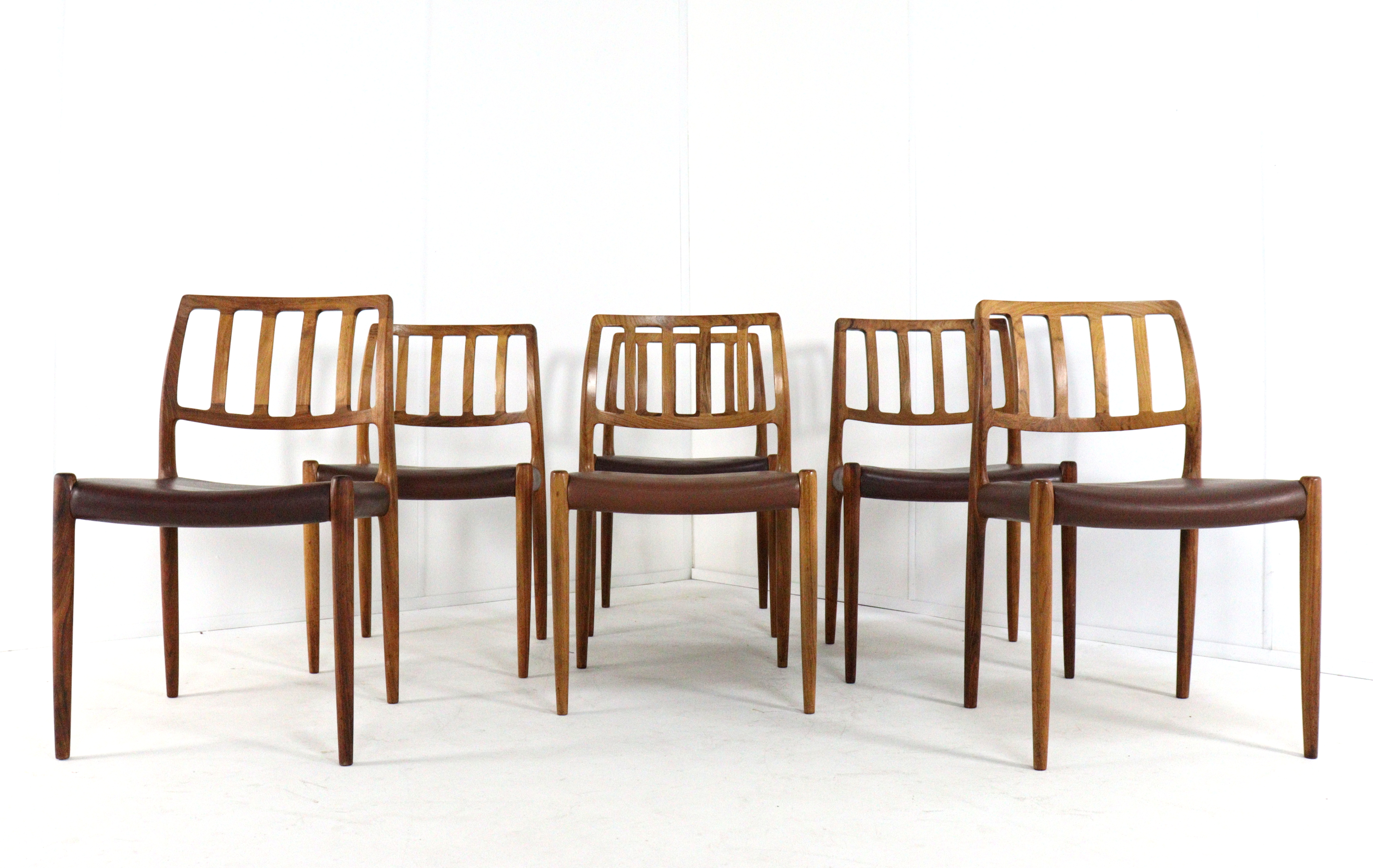Set van 6 Niels O Møller stoelen model 83