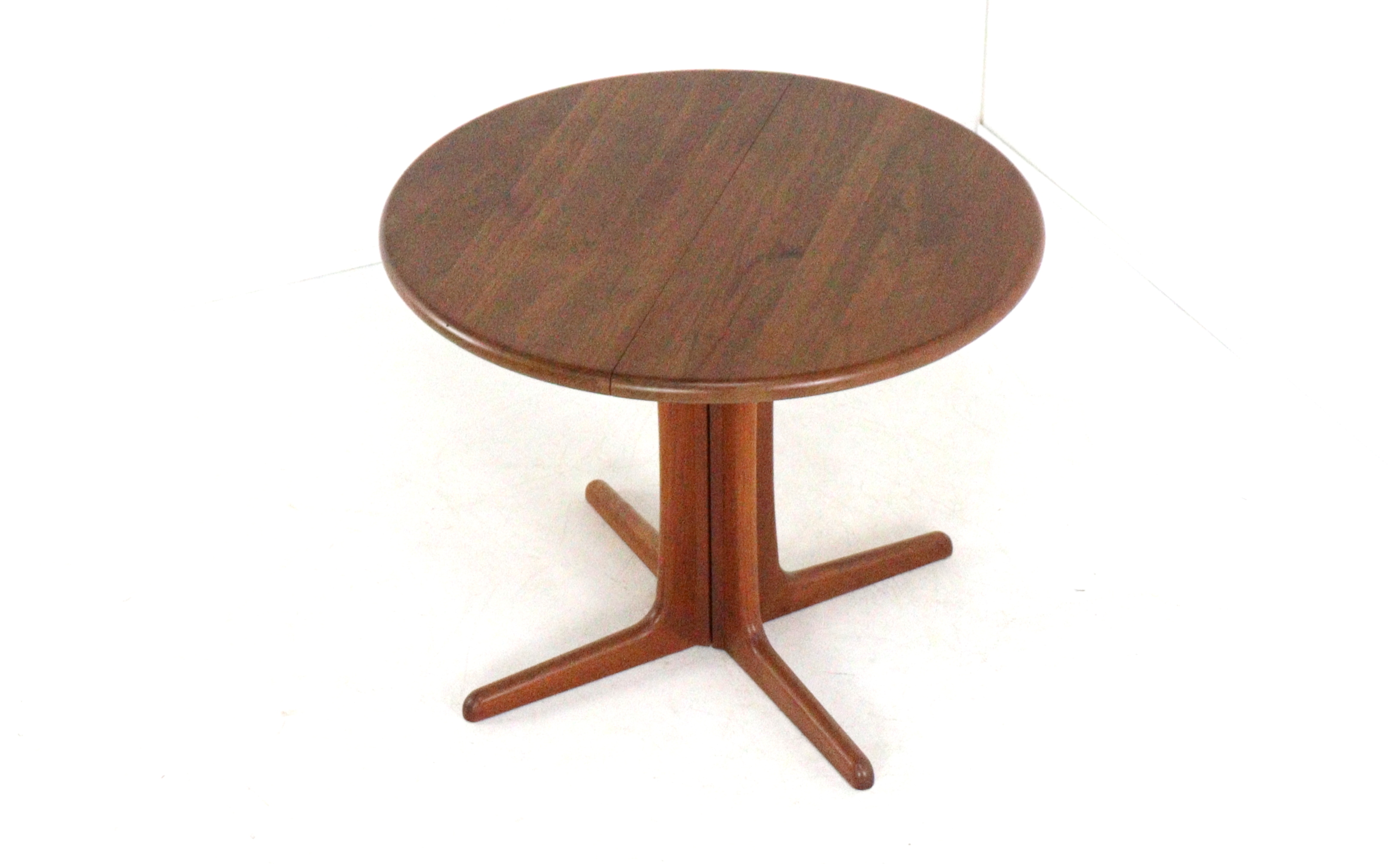 Ronde 1x verlengbare eettafel 'Kaldred'