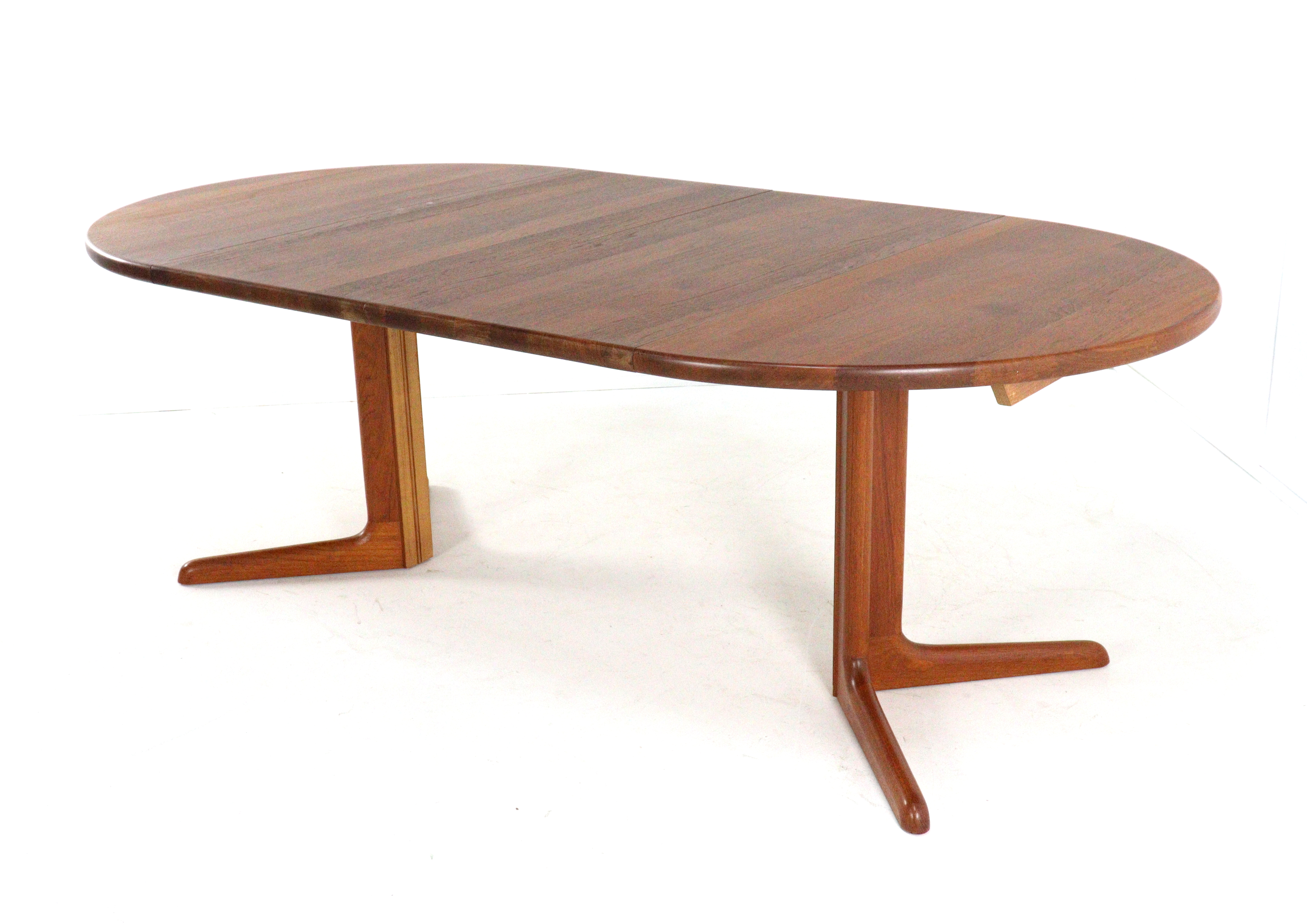 Ronde 2x verlengbare eettafel 'Krageris'