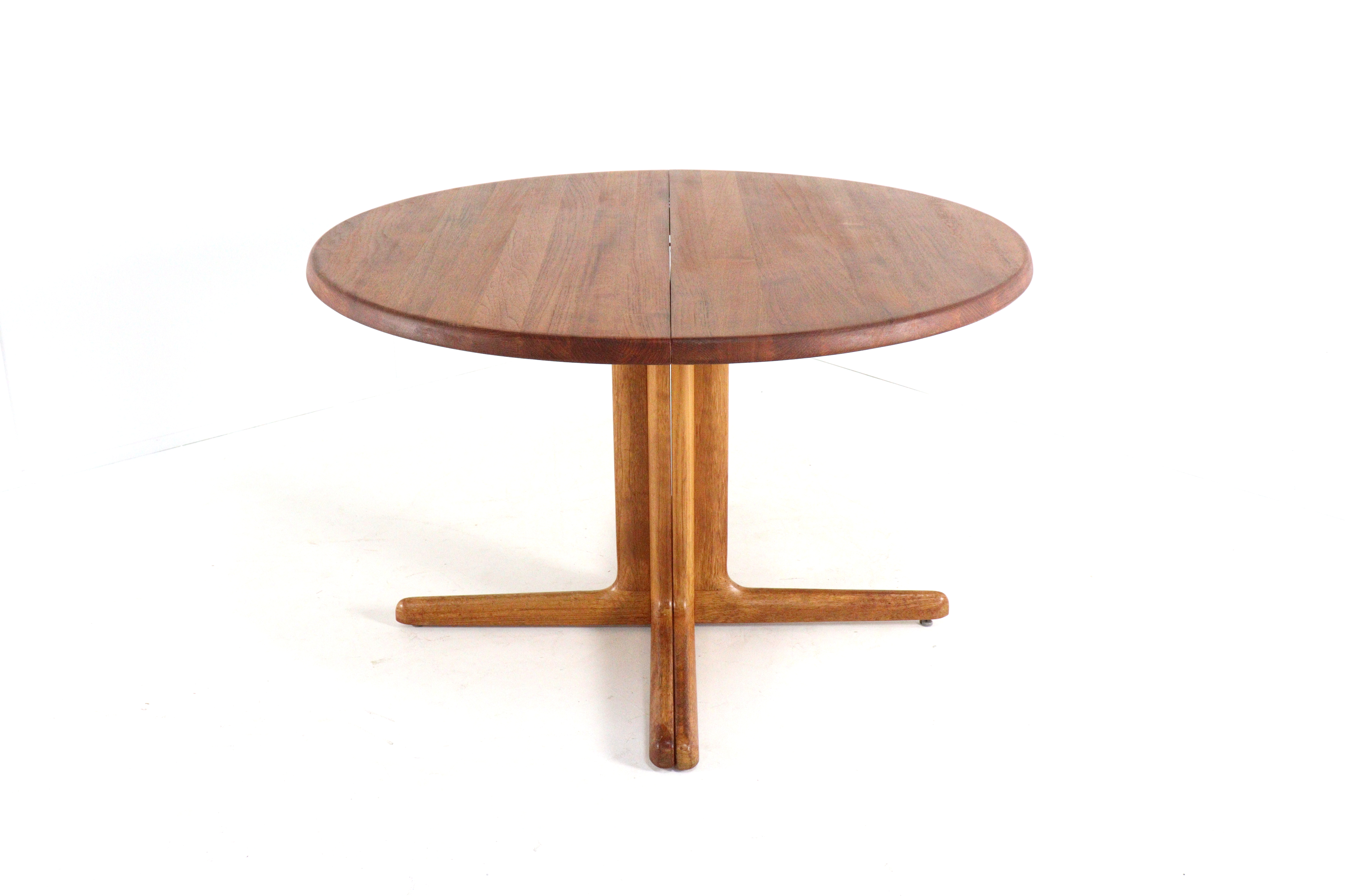 Ronde 2x verlengbare ronde eettafel 'Hobro'