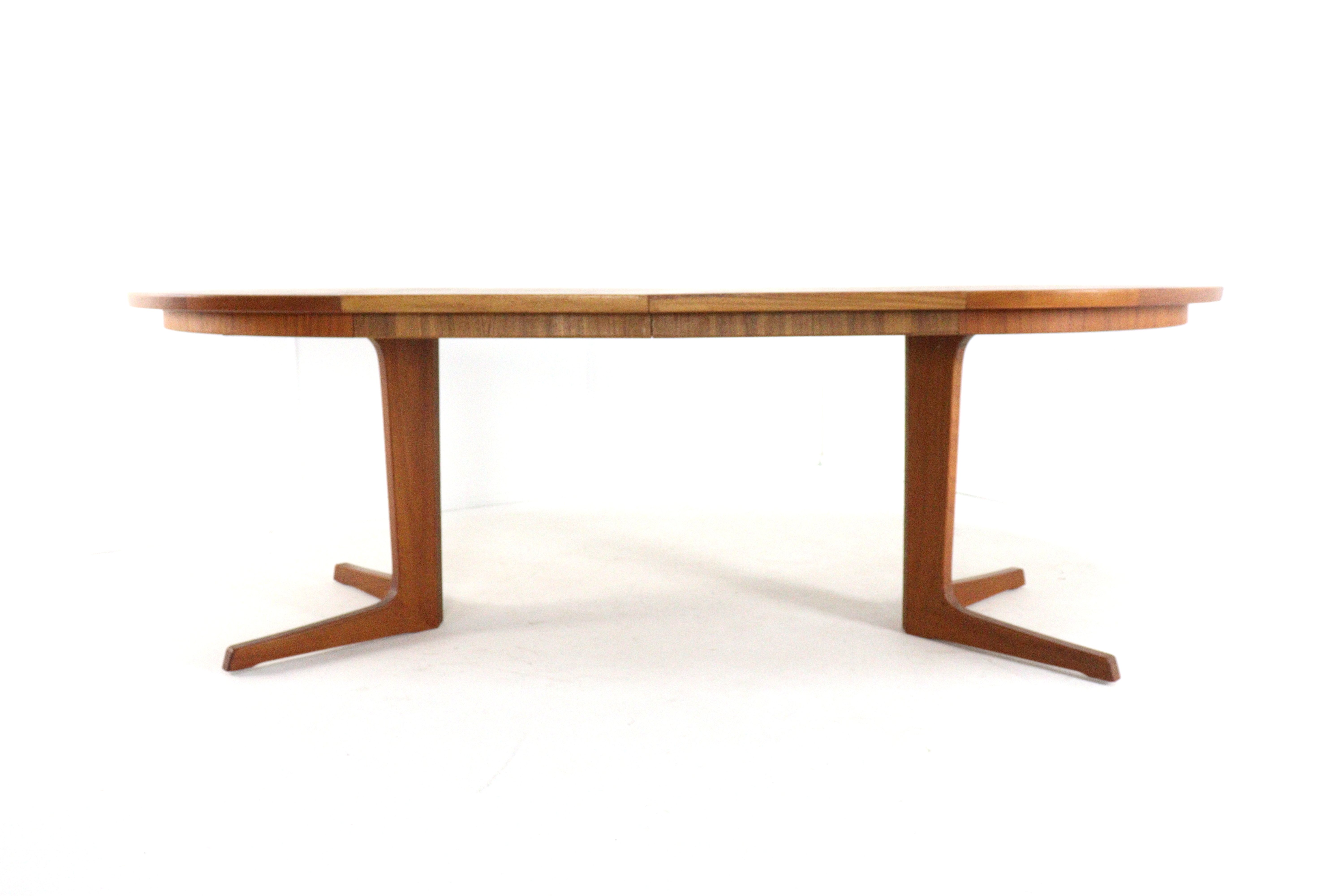 Ronde Bernhard Pedersen & son 2x verlengbare eettafel 'Helsinge'
