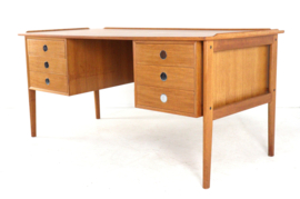 Dyrlund bureau