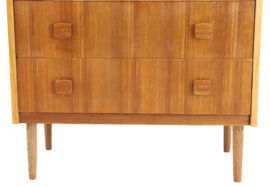 Herbert E. Gibbs furniture hoge ladekast 'Kildale'