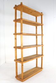 Pine boekenkast 'Mennersbech'