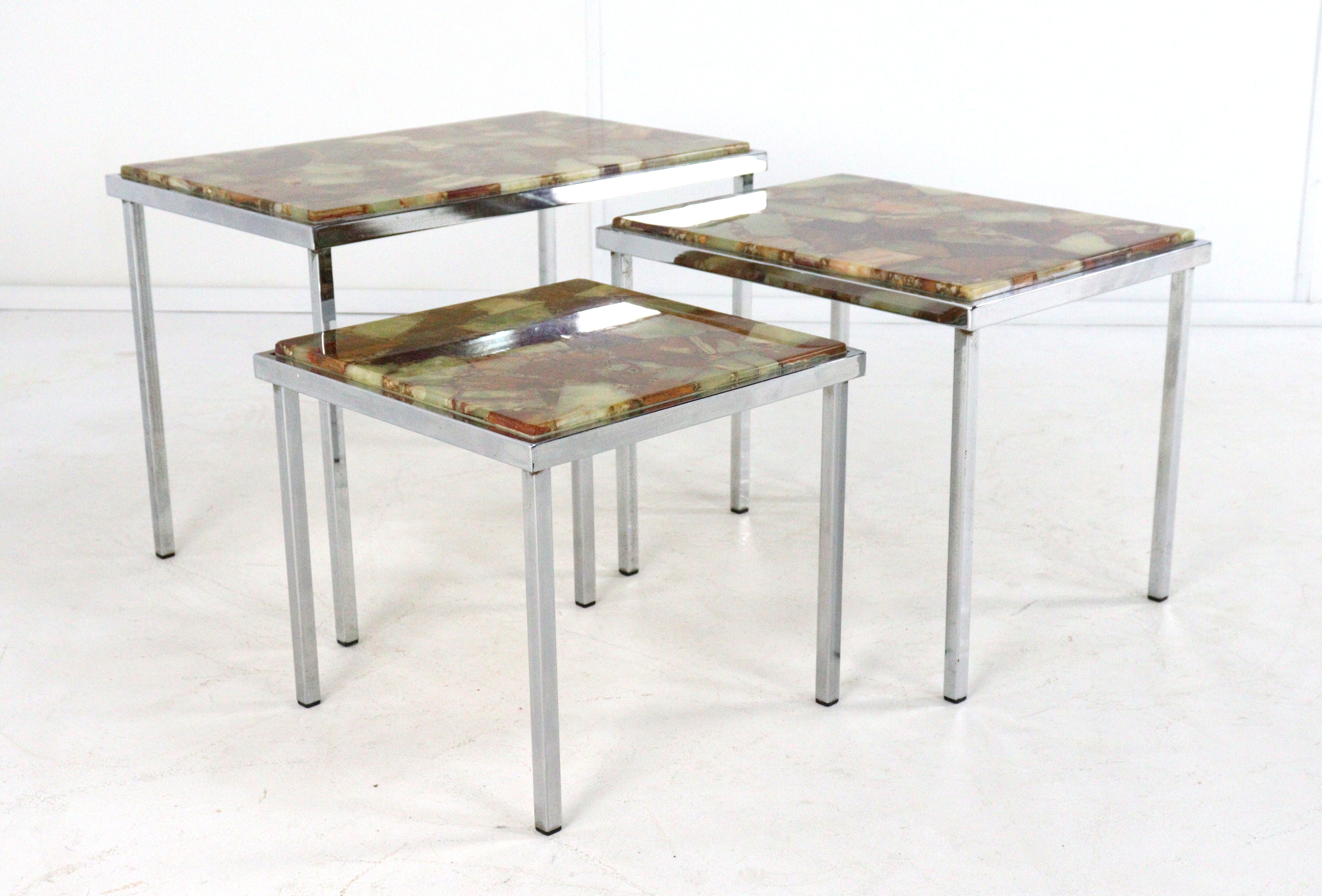 Set van 3 nesting tables 'Vught'