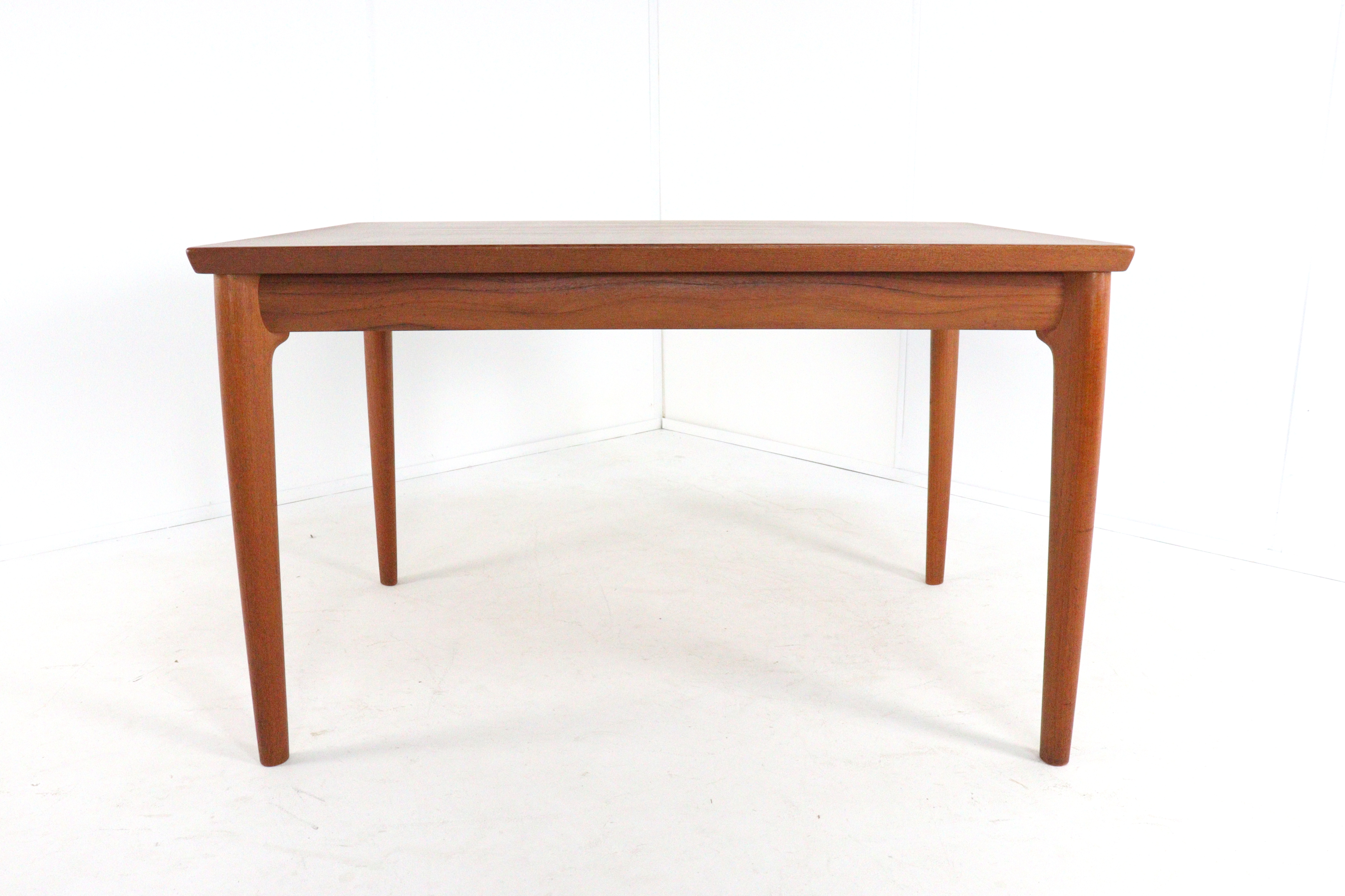 Grete Jalk for Glostrup verlengbare eetkamertafel