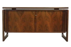 Dyrlund dressoir Rosewood met tamboerdeurtjes 'Goldenstedt'