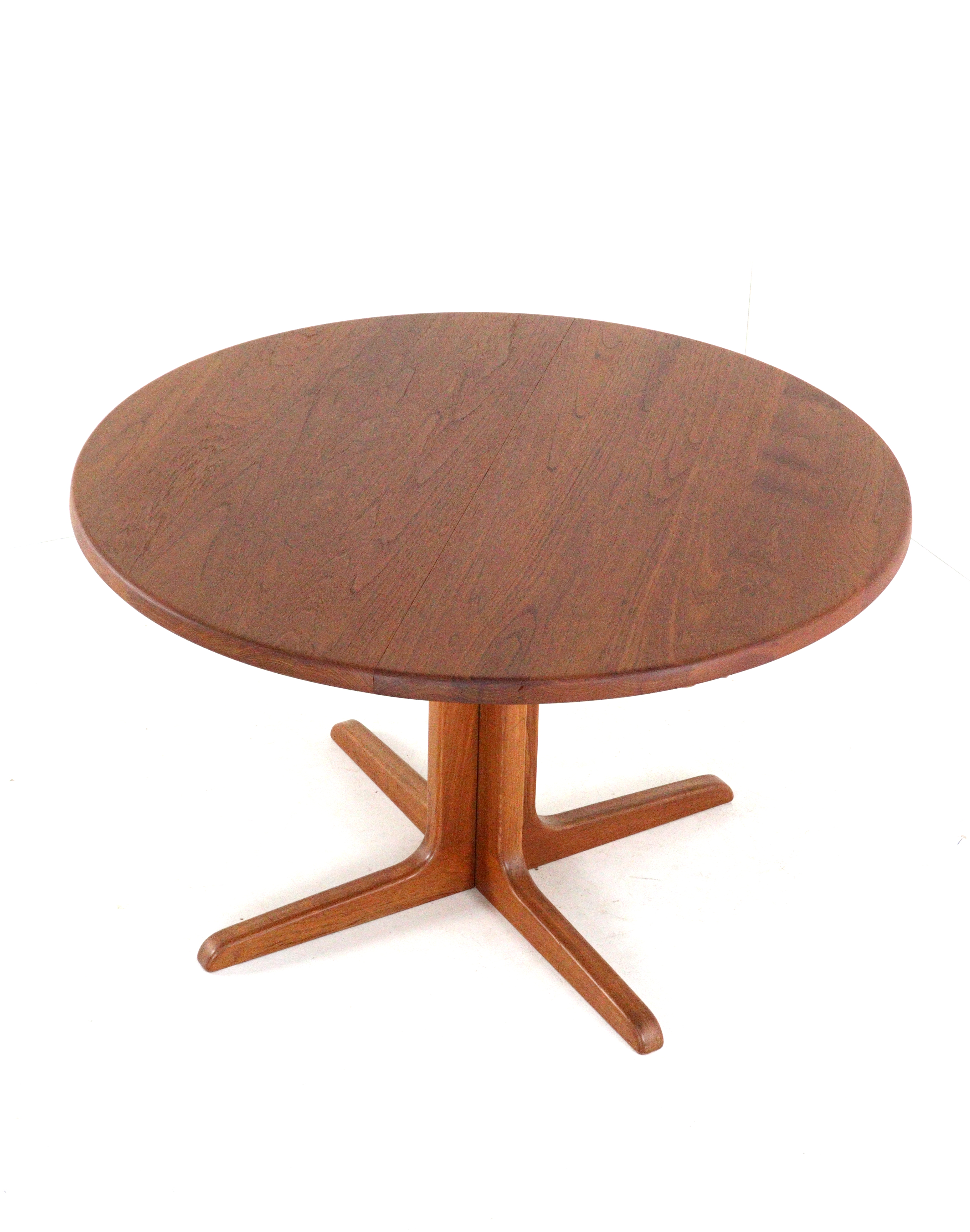 Niels Bach ronde 2x verlengbare teak eettafel 'Tylstrup'