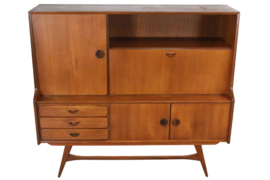 Wébé highboard Louis van Teeffelen 'Vinkepas'